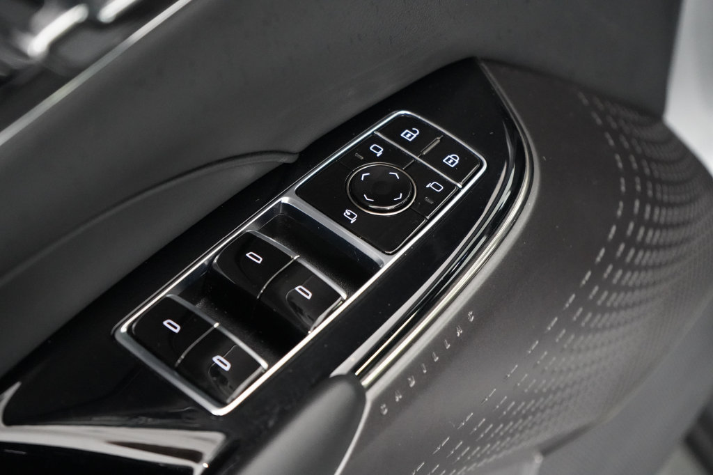 Used 2024 Cadillac Lyriq Luxury AWD/4WD image 22