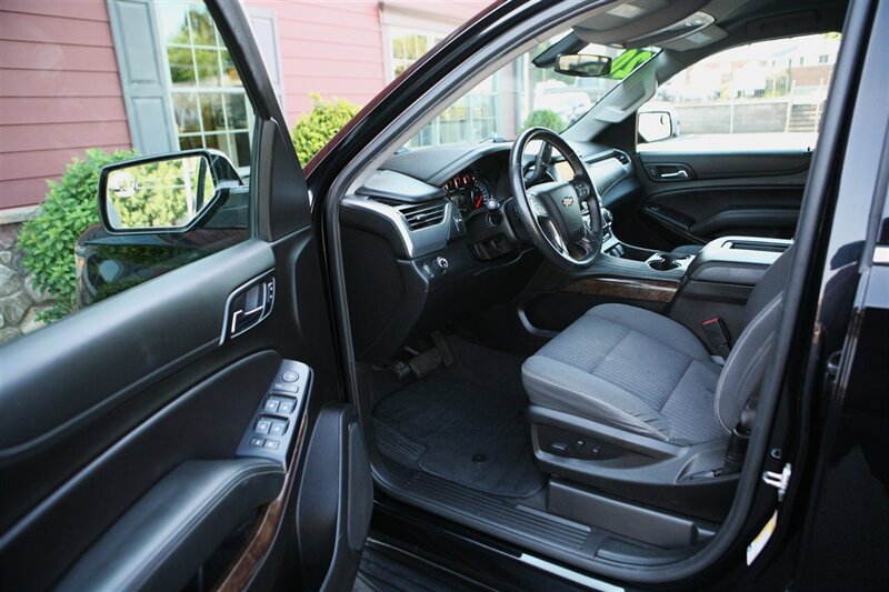 Used 2020 Chevrolet Suburban LS RWD image 8