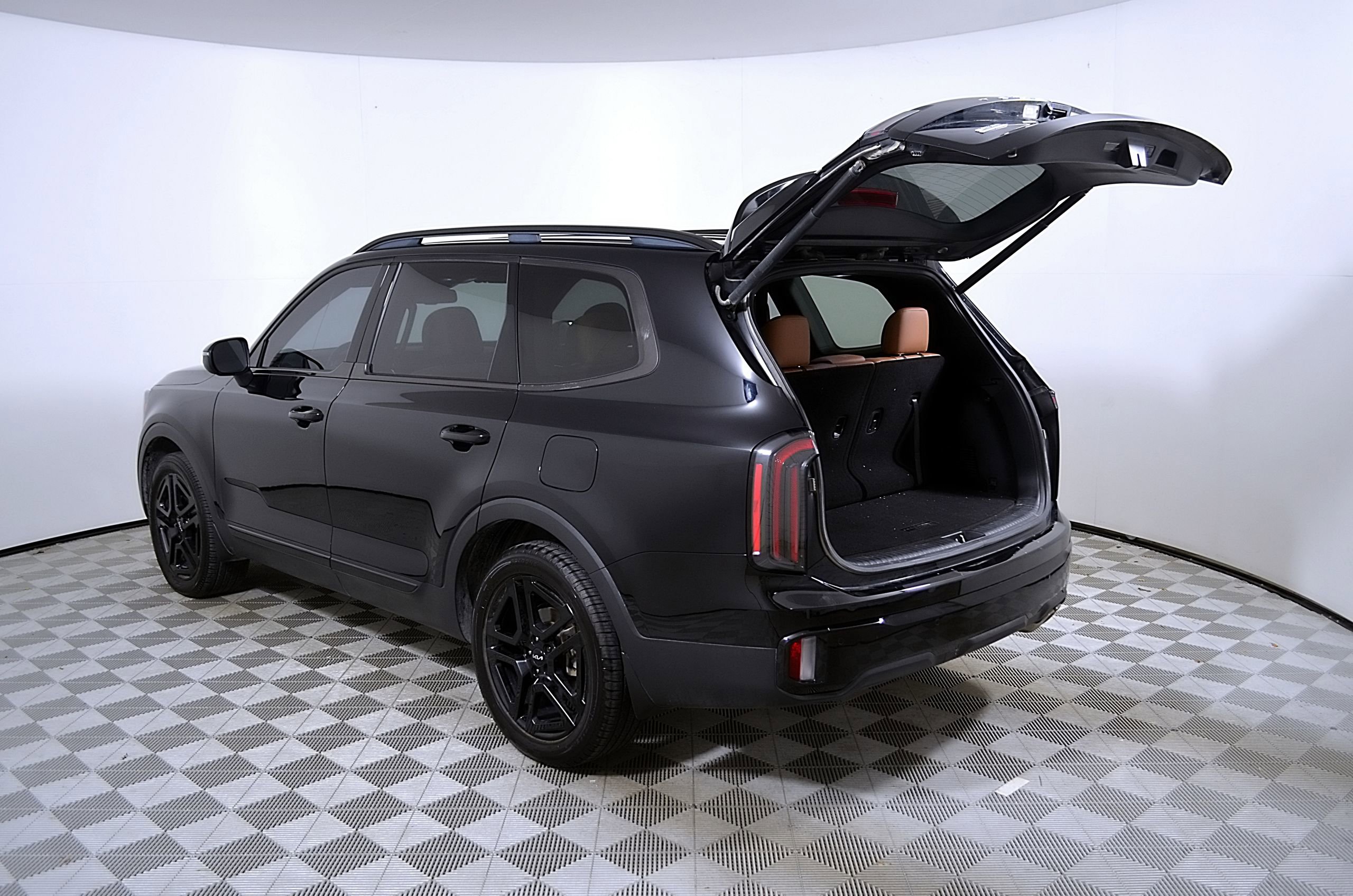 Used 2024 Kia Telluride EX X-Line AWD/4WD image 10