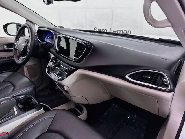 Used 2024 Chrysler Pacifica Touring-L FWD image 29
