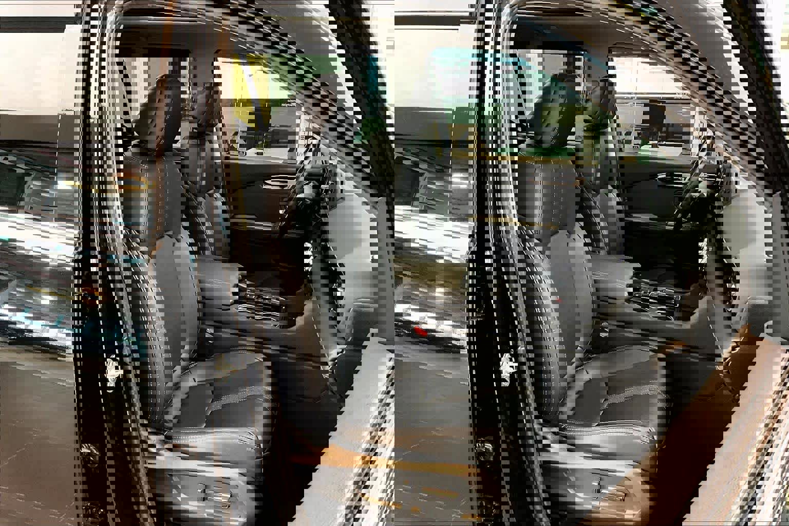 Used 2024 Honda Pilot Touring image 10