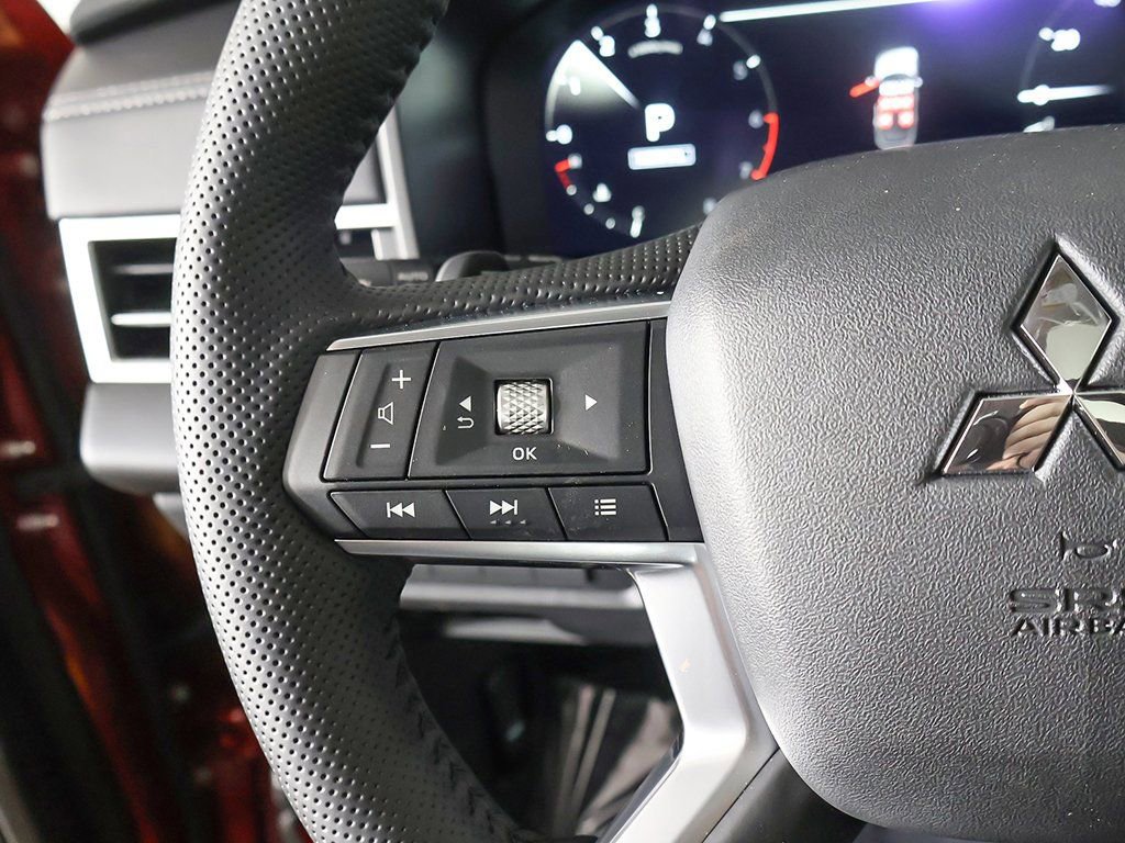 New 2026 Mitsubishi Outlander SE image 44