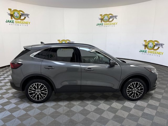 Used 2025 Ford Escape SE FWD image 11