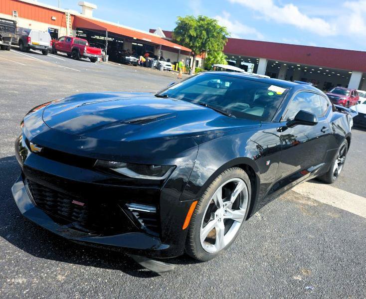 Used 2016 Chevrolet Camaro SS RWD image 3