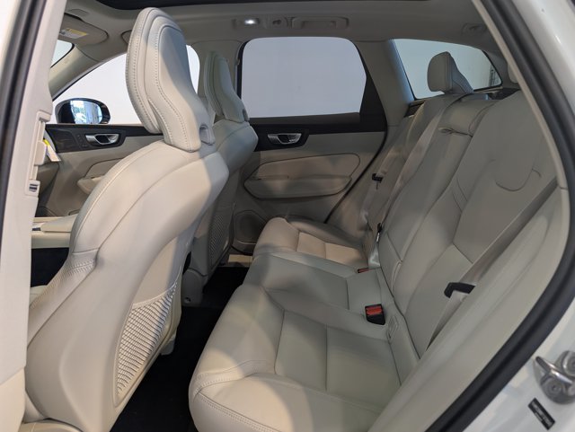 Used 2026 Volvo XC90 B6 Plus w/ Protection Package Premier AWD/4WD image 24