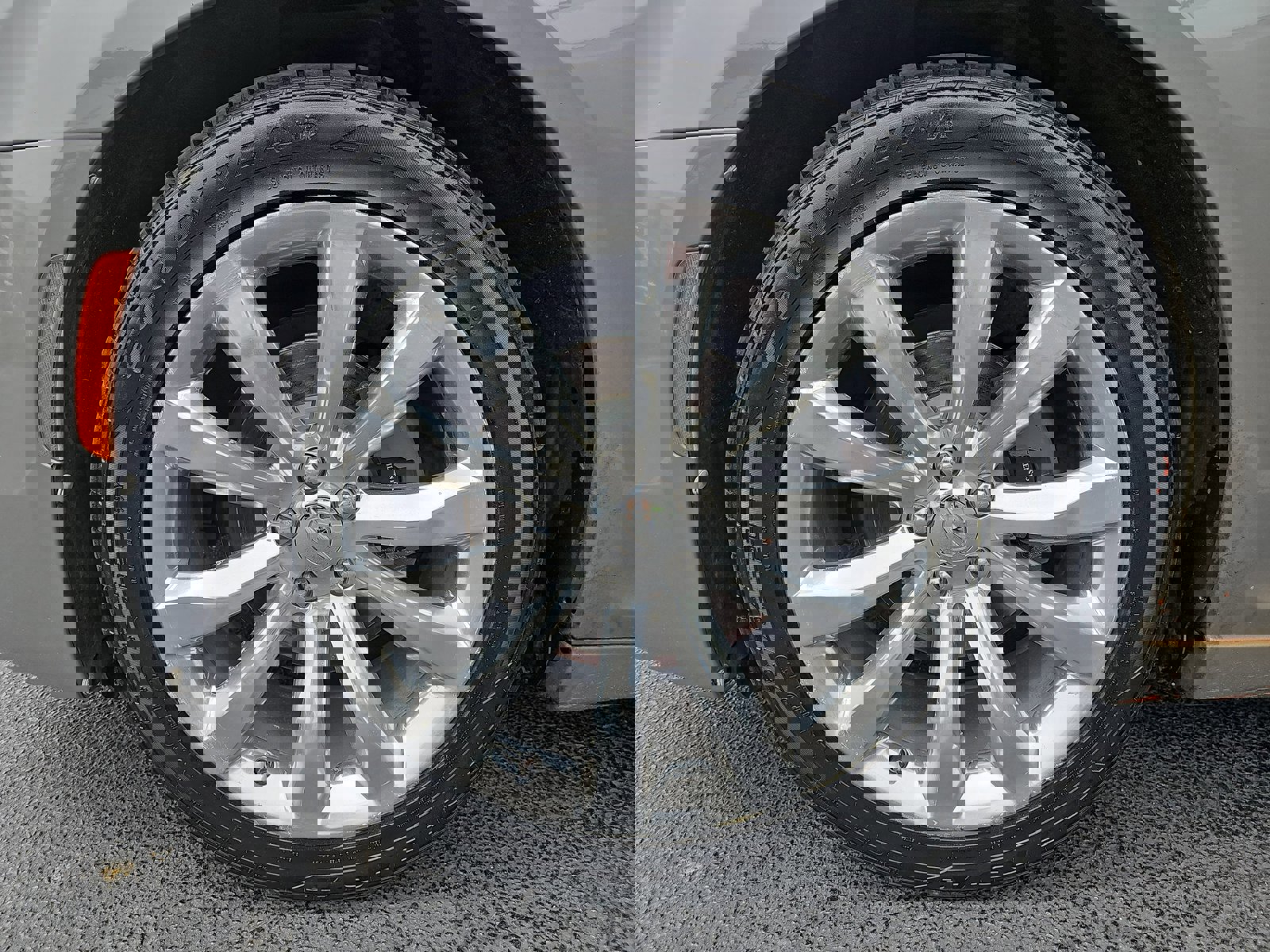 Used 2017 Chrysler 300 Limited image 32