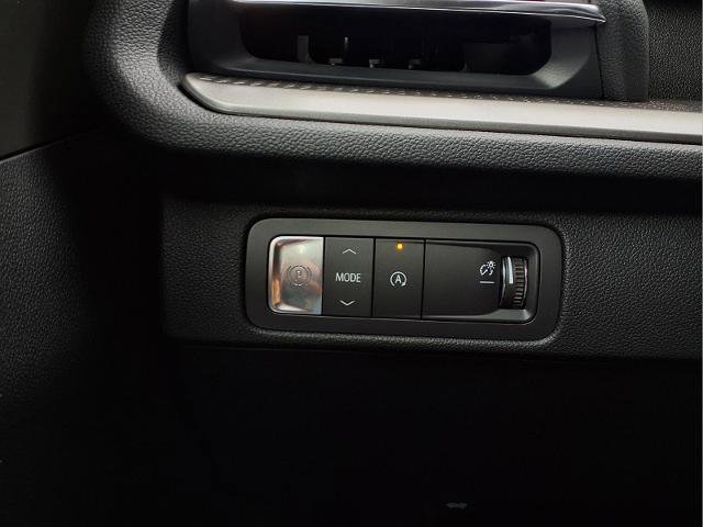 Used 2025 Chevrolet Traverse LT w/ LPO, Floor Liner Package FWD image 15