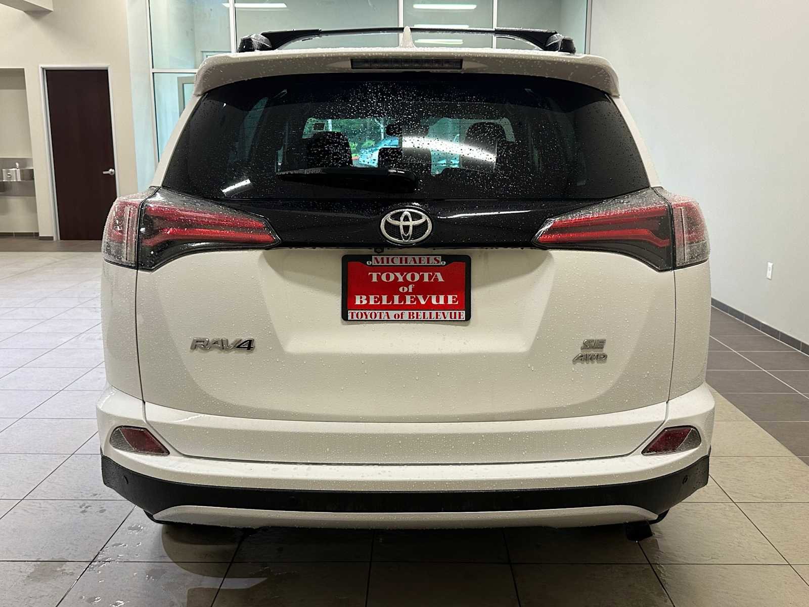 Used 2017 Toyota RAV4 SE w/ Advanced Technology Package image 6