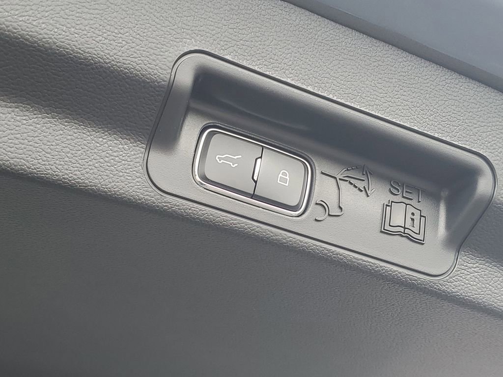 New 2026 Ford Explorer Active AWD/4WD image 32