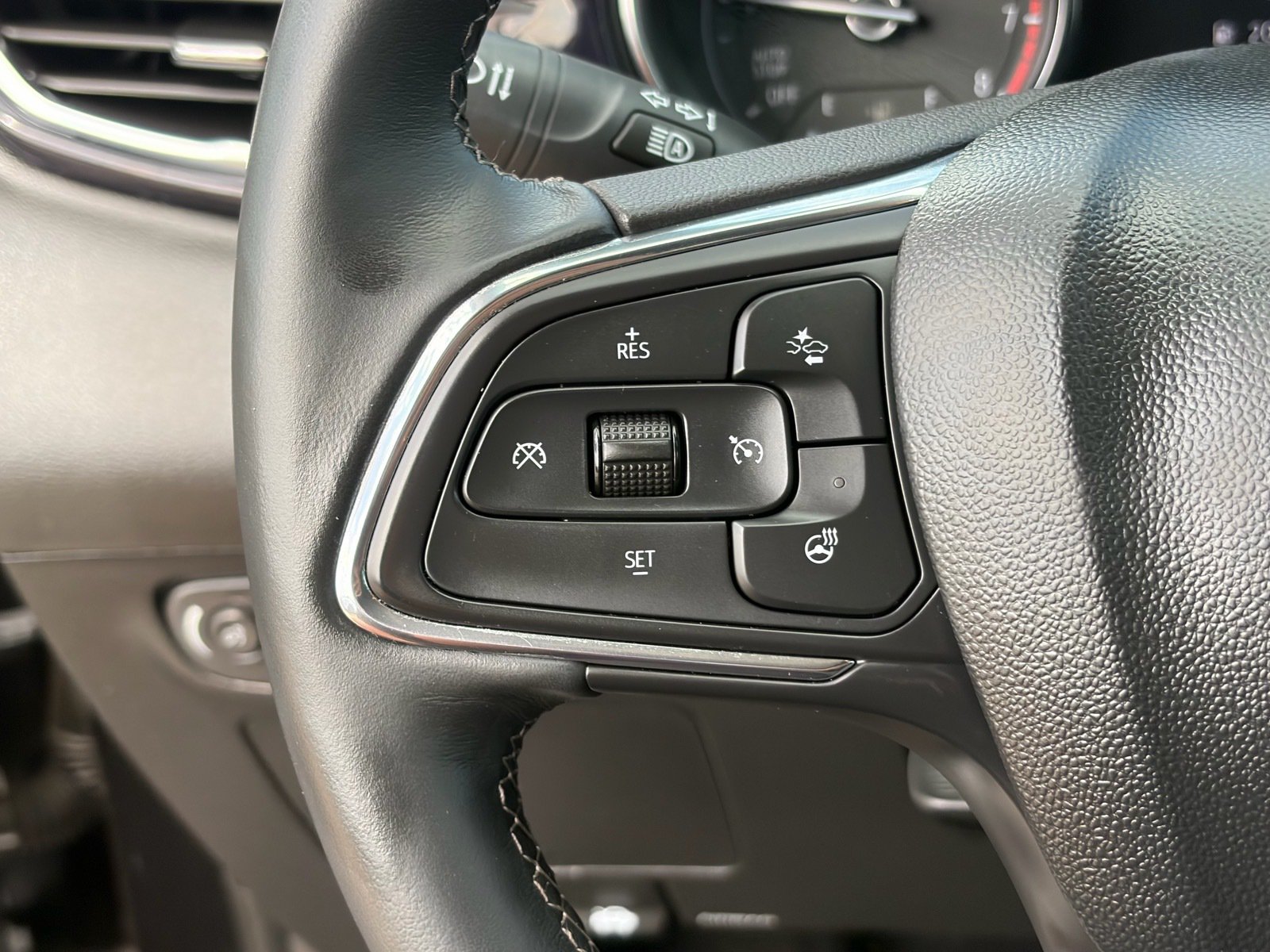 Used 2023 Buick Encore GX Essence w/ Experience Buick Package FWD image 15