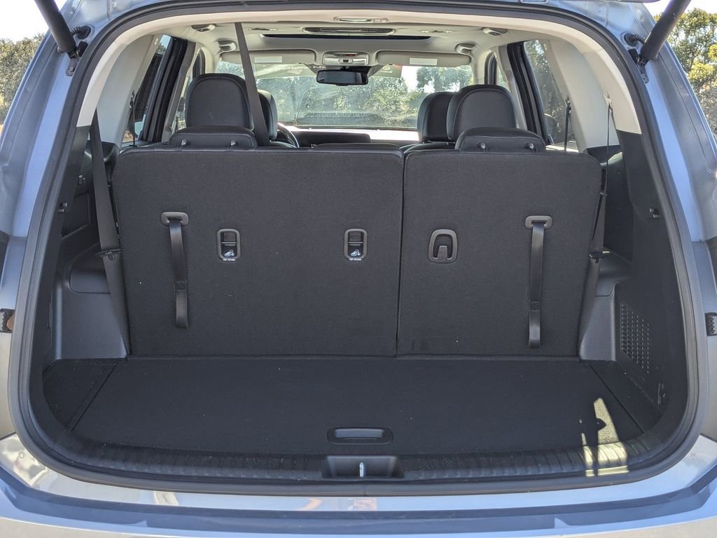 Used 2024 Kia Telluride EX w/ EX Captain's Chair Package image 13