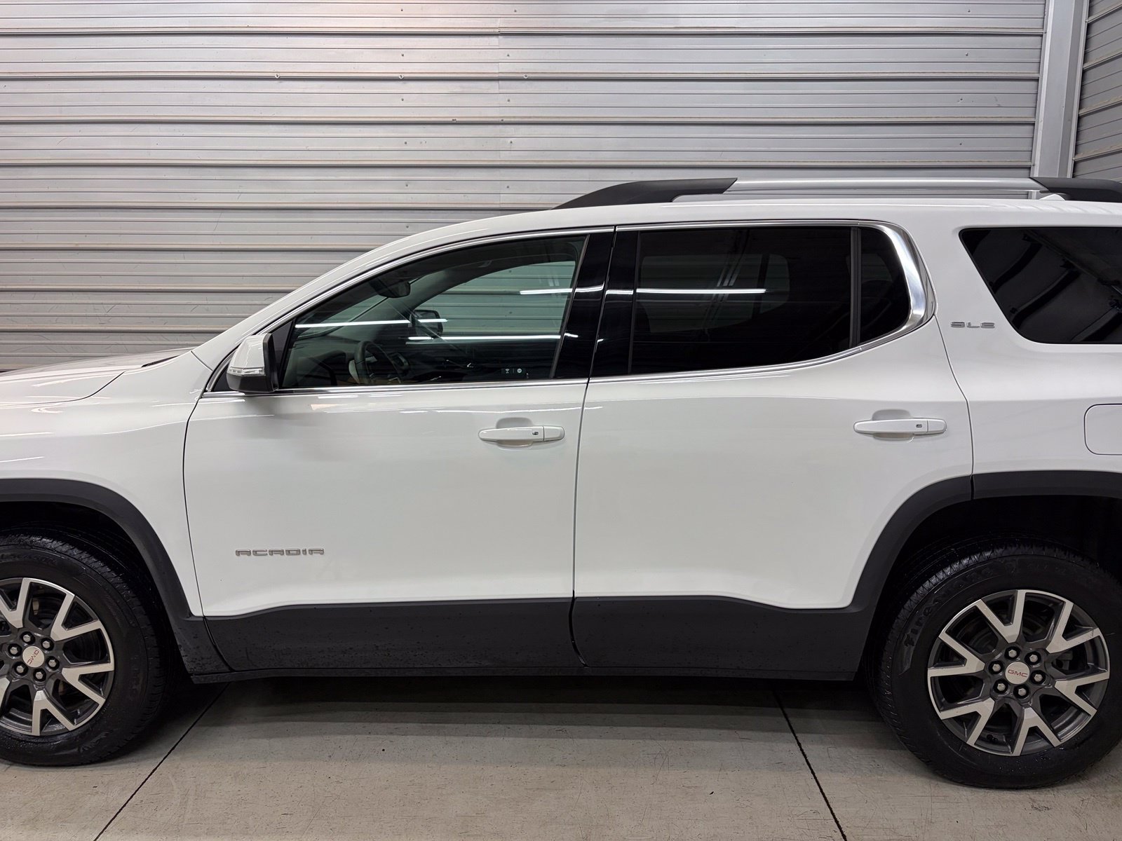 Used 2021 GMC Acadia SLE w/ Driver Convenience Package AWD/4WD image 9