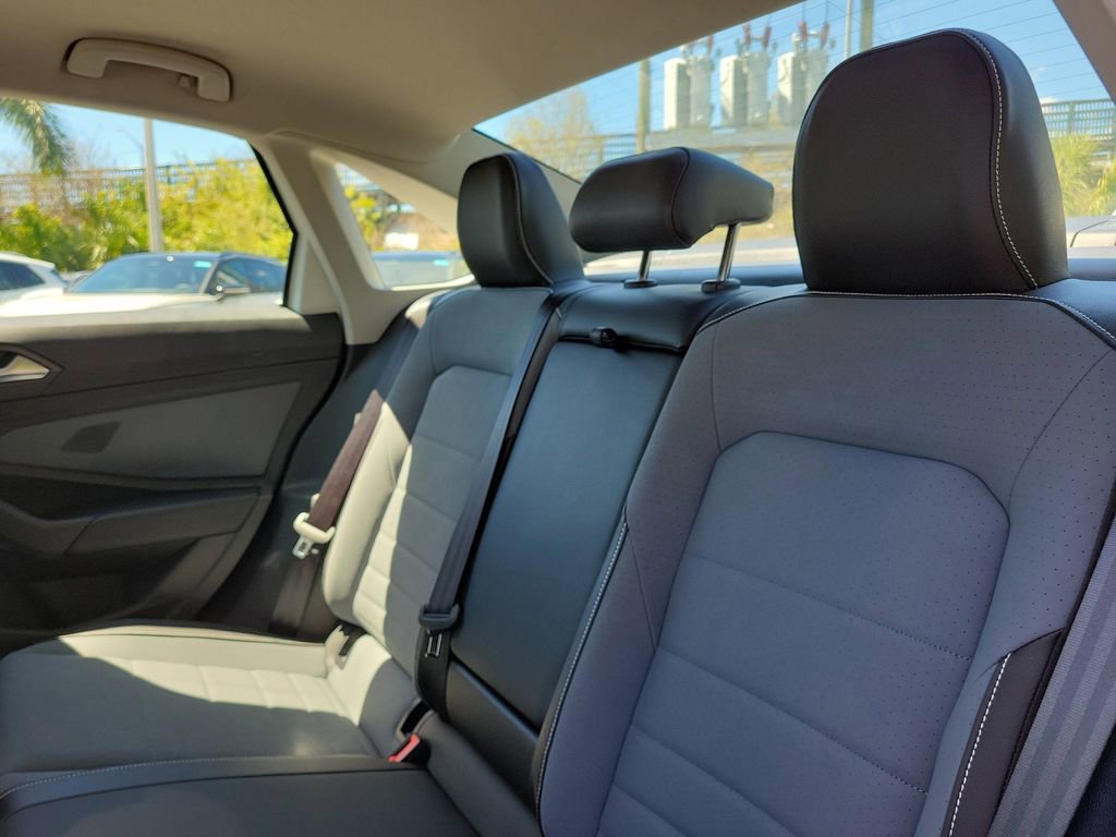 New 2026 Volkswagen Jetta SE image 7