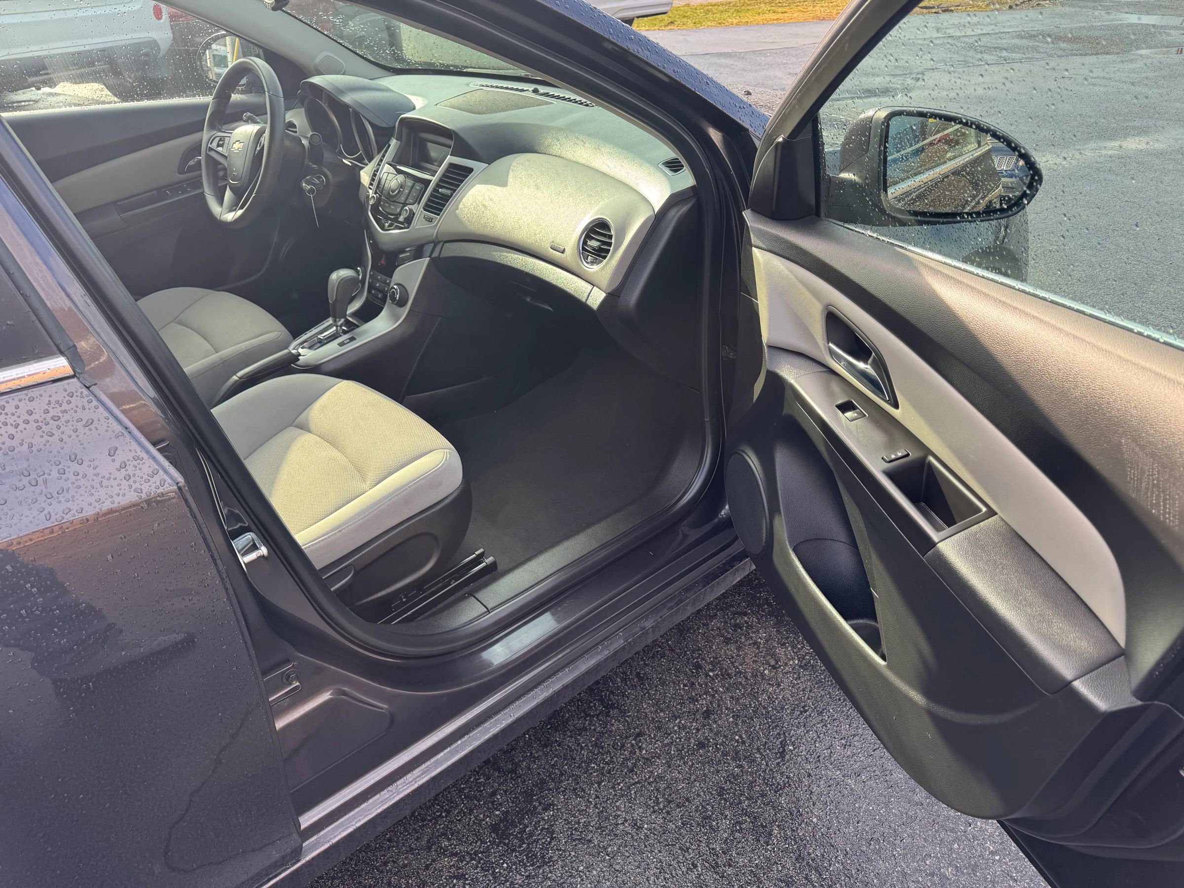 Used 2016 Chevrolet Cruze LT image 14