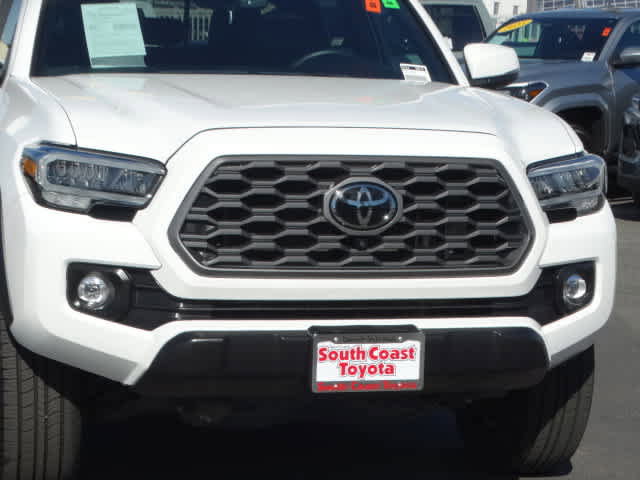 Used 2023 Toyota Tacoma TRD Off-Road w/ TRD Premium Off Road Package image 4