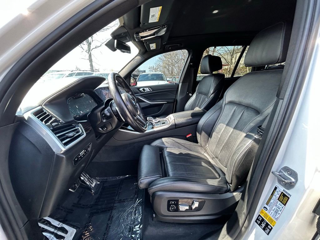Used 2019 BMW X5 xDrive40i w/ M Sport Package image 2