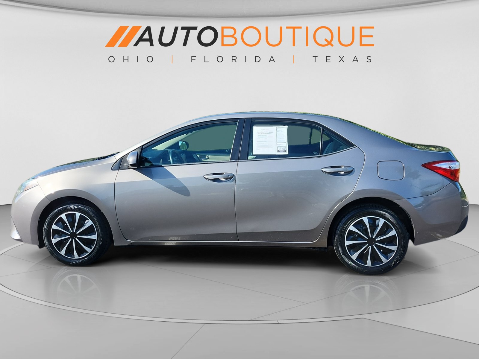 Used 2016 Toyota Corolla LE FWD image 2