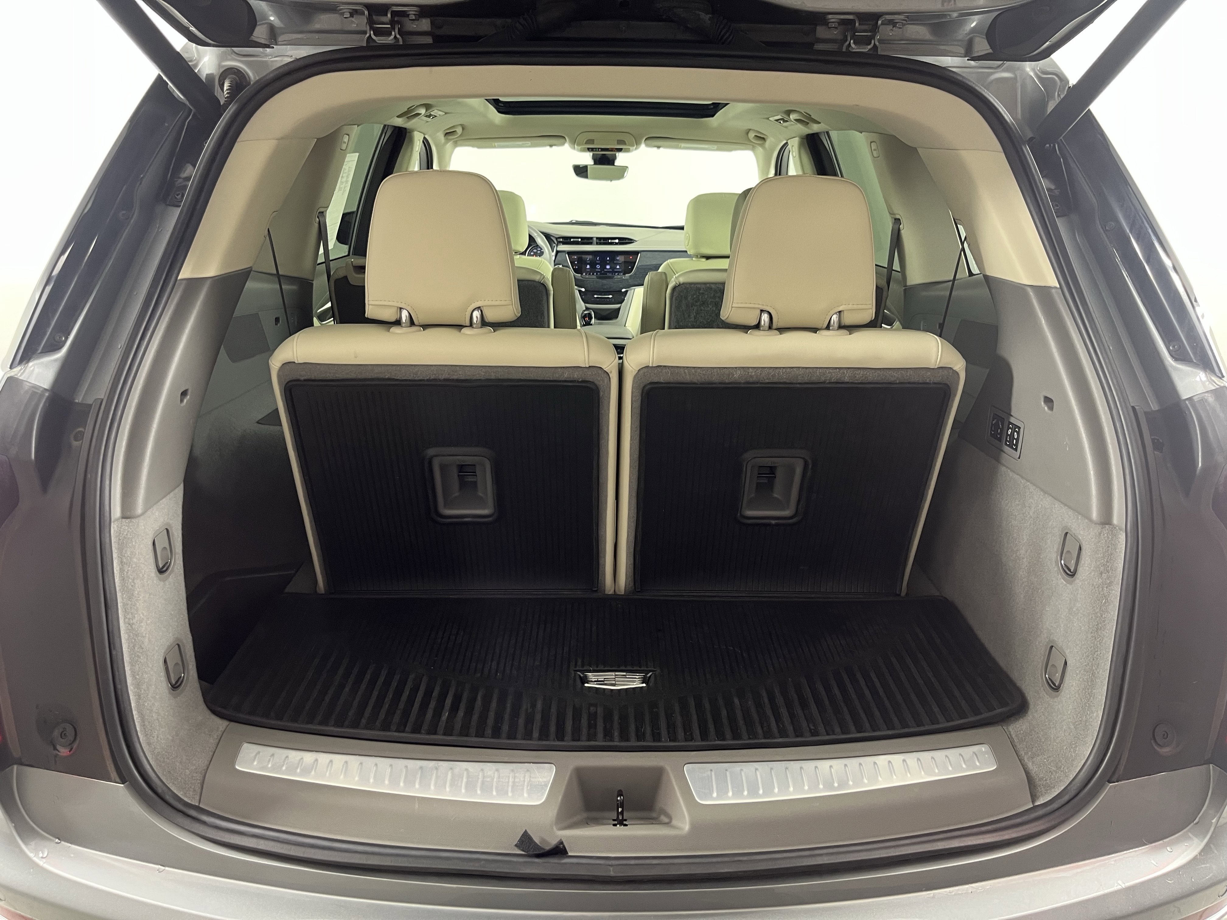 Used 2023 Cadillac XT6 Premium Luxury w/ Technology Package image 57