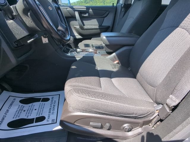 Used 2017 Chevrolet Traverse LT w/ Style and Technology Package FWD image 10