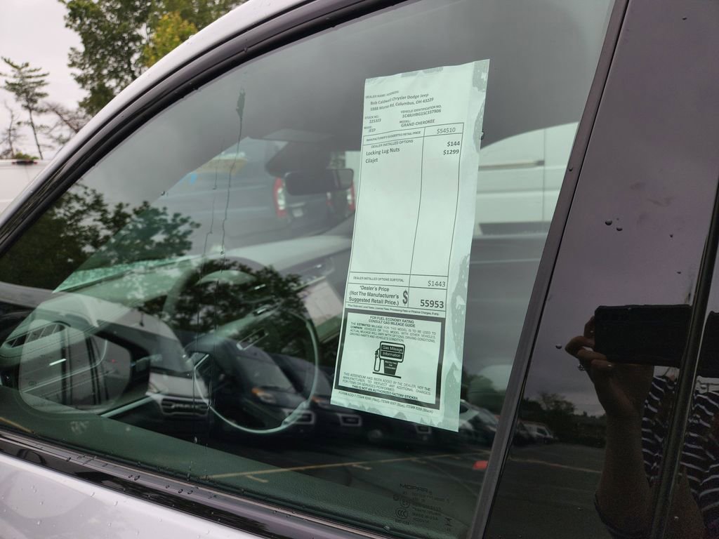 New 2025 Jeep Grand Cherokee Limited w/ Black Appearance Package image 37