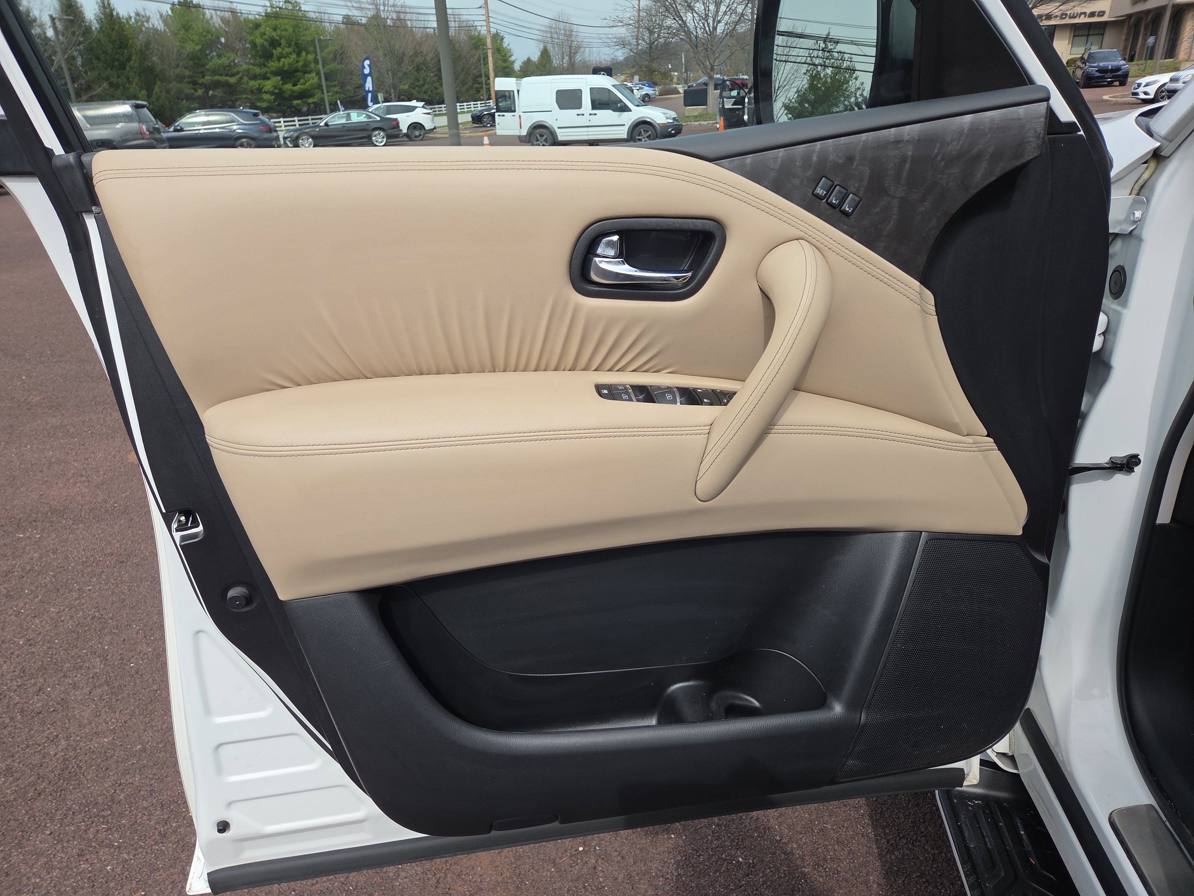 Used 2023 Nissan Armada Platinum w/ Cargo Package image 14