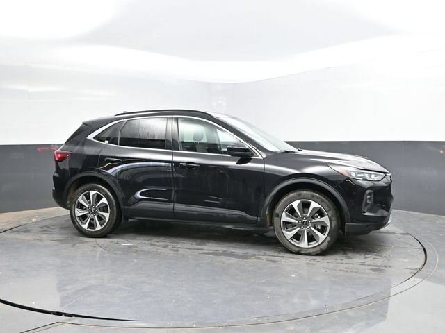 Used 2024 Ford Escape Platinum AWD/4WD image 3