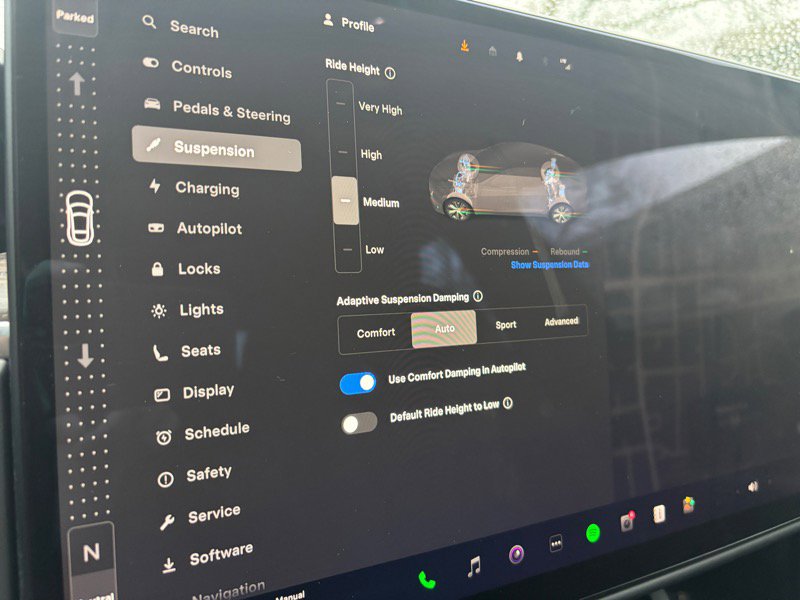 Used 2022 Tesla Model S AWD image 25