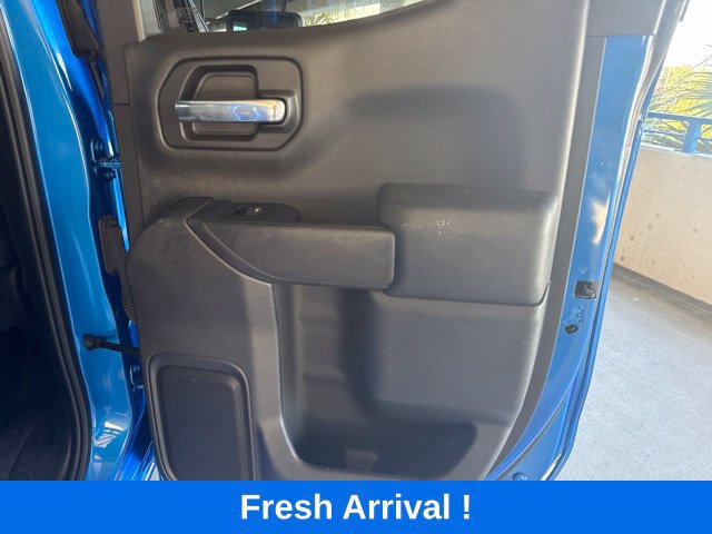Used 2025 Chevrolet Silverado 1500 Custom w/ LPO, Dark Essentials Package RWD image 12