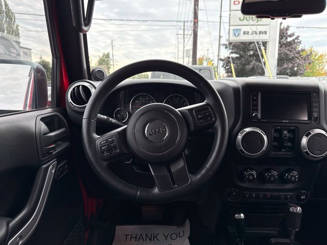 Used 2014 Jeep Wrangler Unlimited Sahara w/ Connectivity Group AWD/4WD image 19