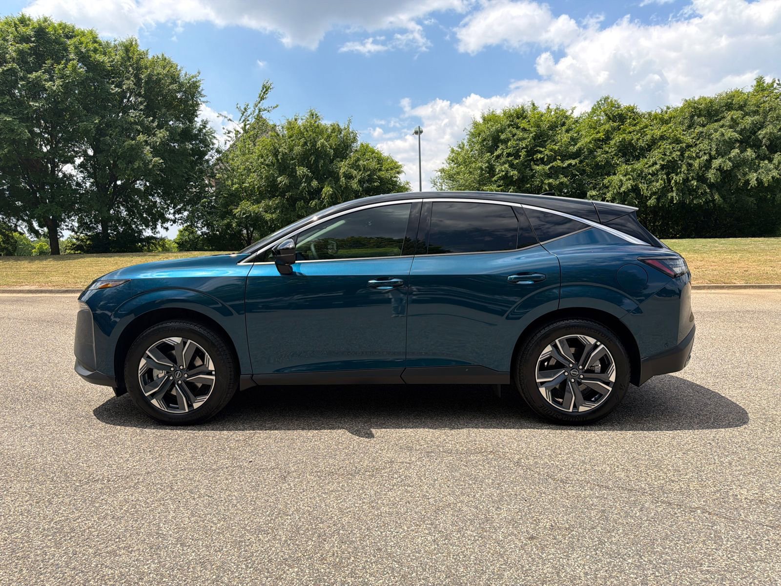 Certified 2025 Nissan Murano SL w/ Cargo Package AWD/4WD image 8