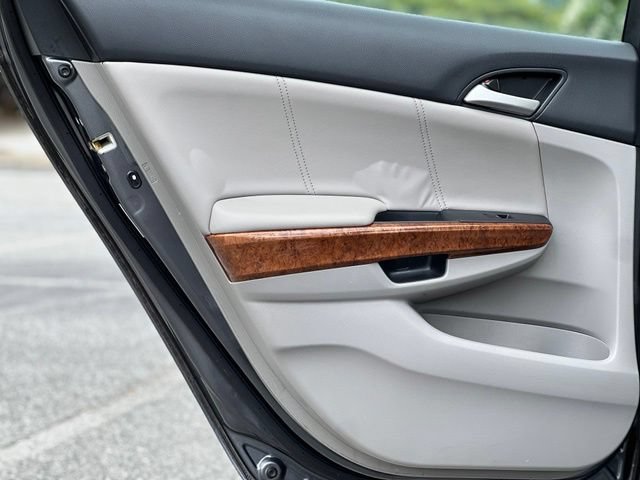 Used 2011 Honda Accord EX-L image 10