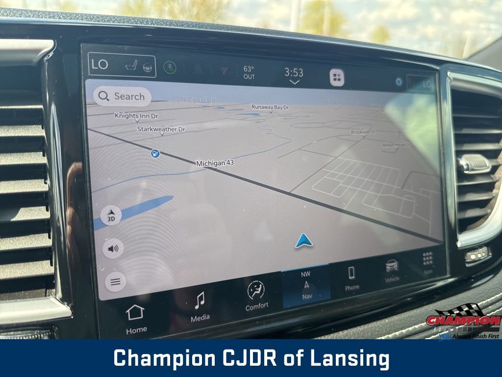 Used 2025 Chrysler Pacifica Limited FWD image 28