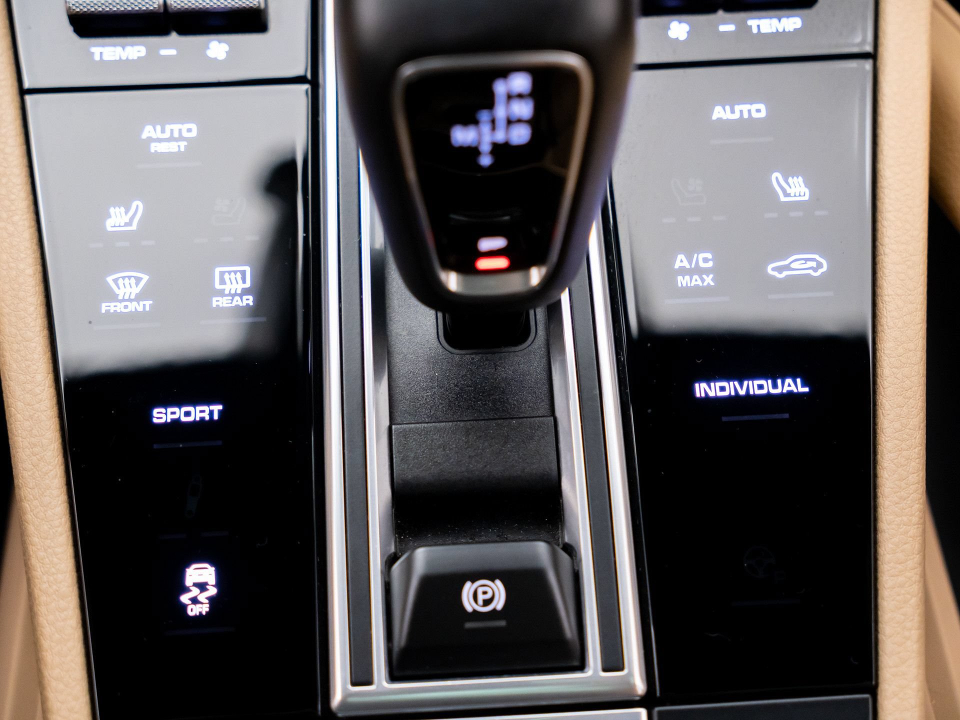 Used 2020 Porsche Cayenne AWD/4WD image 26