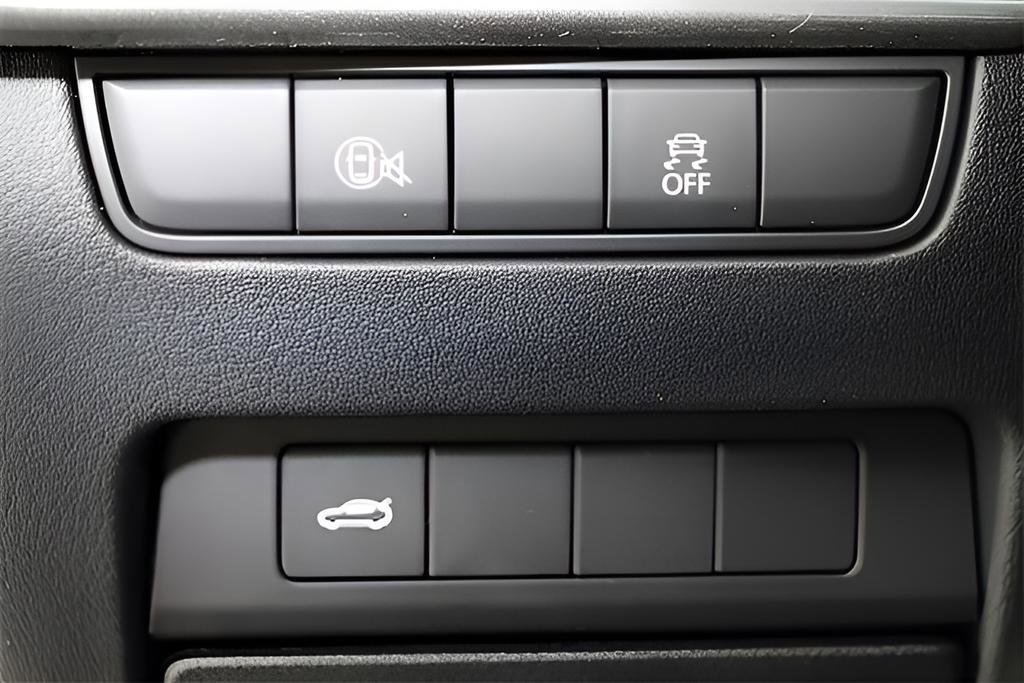 Used 2024 MAZDA MAZDA3 s image 23