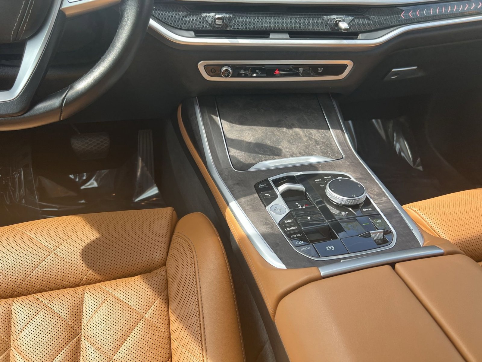 Used 2024 BMW X7 xDrive40i w/ Premium Package image 31