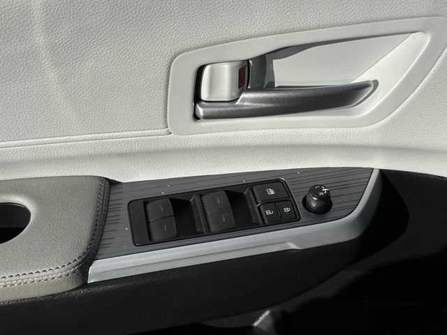 Certified 2025 Toyota Sienna XLE w/ XLE Plus Package AWD/4WD image 31