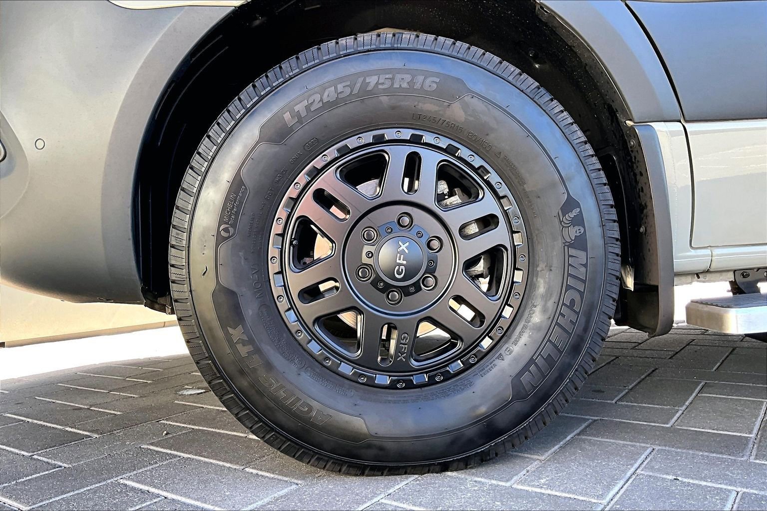 Used 2024 Mercedes-Benz Sprinter 2500 image 9