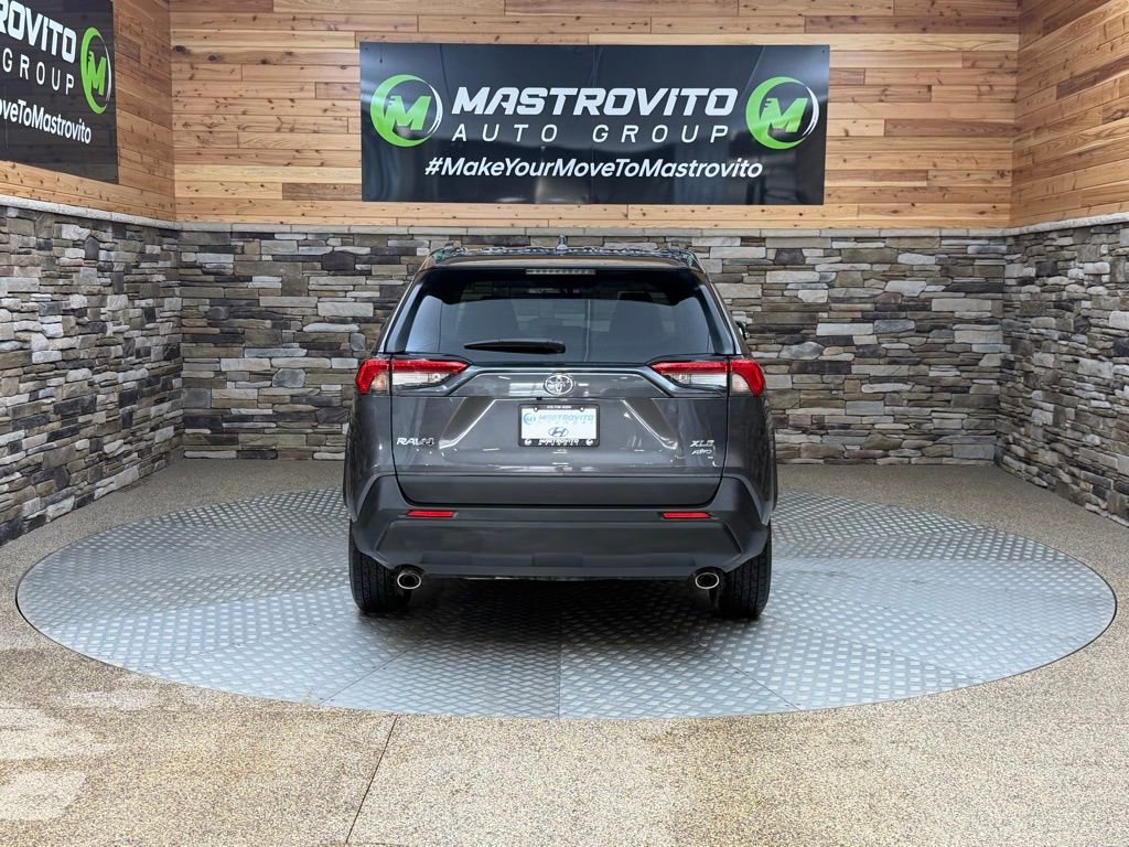 Used 2022 Toyota RAV4 XLE w/ Convenience Package image 8
