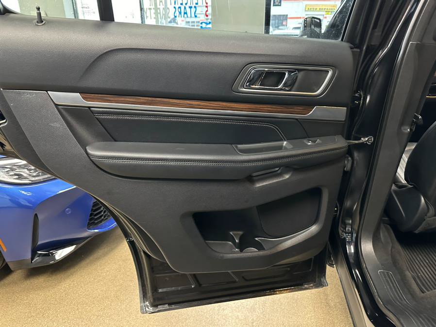 Used 2016 Ford Explorer Limited FWD image 22