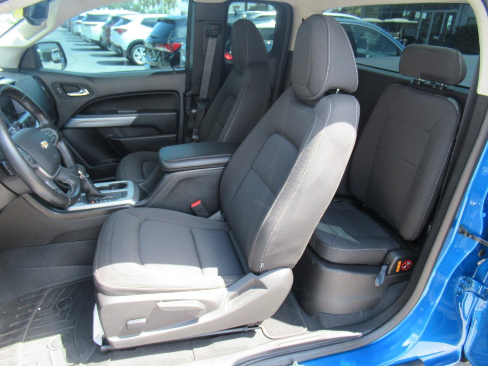 Used 2022 Chevrolet Colorado LT RWD image 17