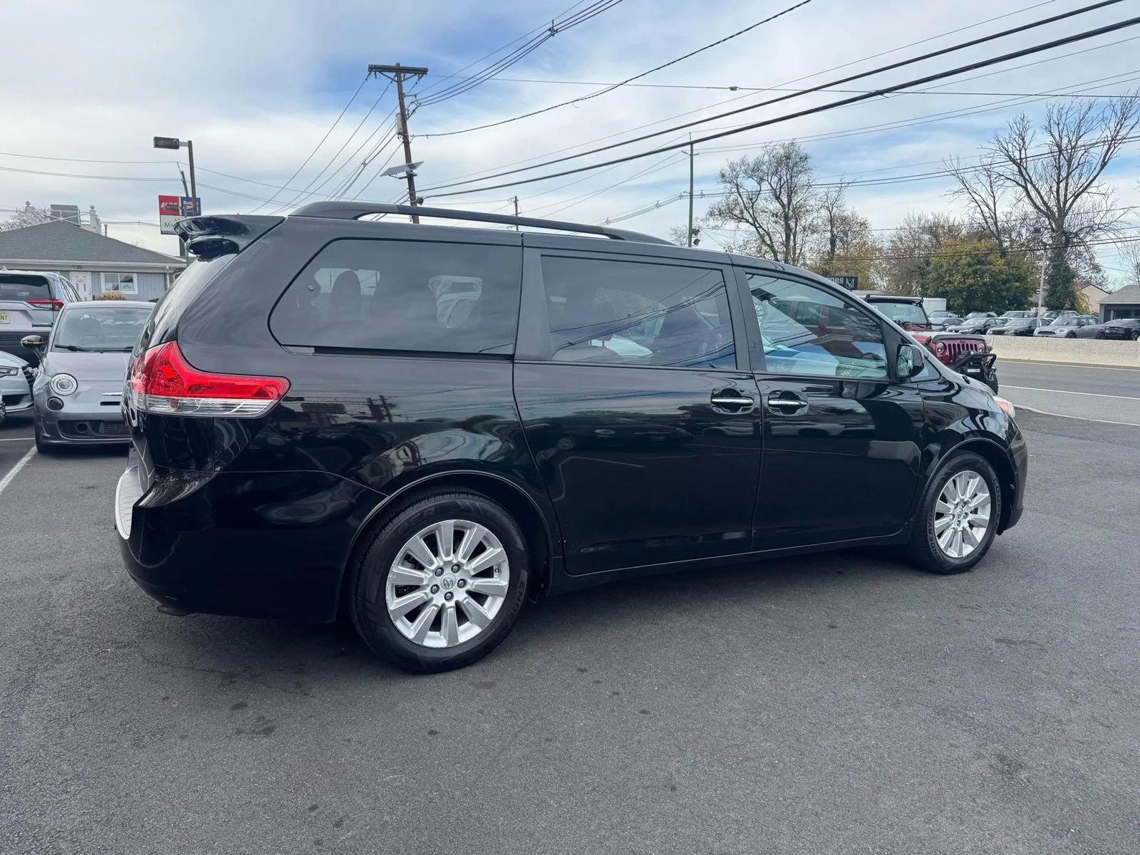 Used 2013 Toyota Sienna Limited image 10