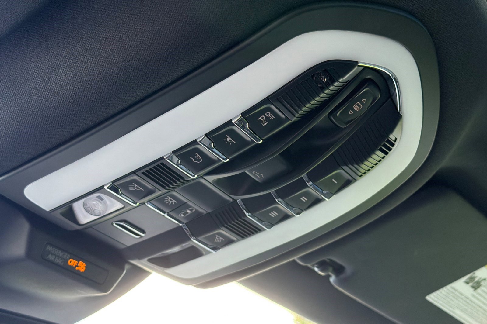 Used 2025 Porsche Macan GTS image 24