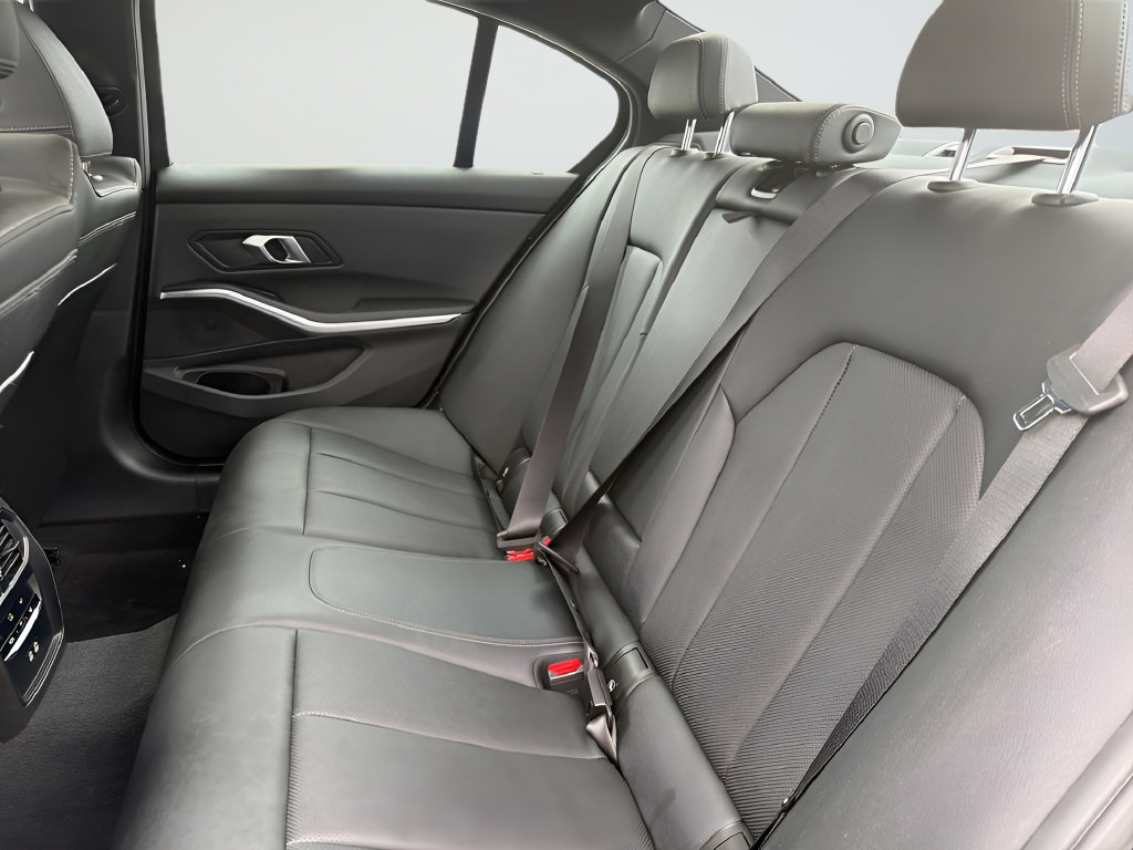 Used 2025 BMW 330i Sedan RWD image 23