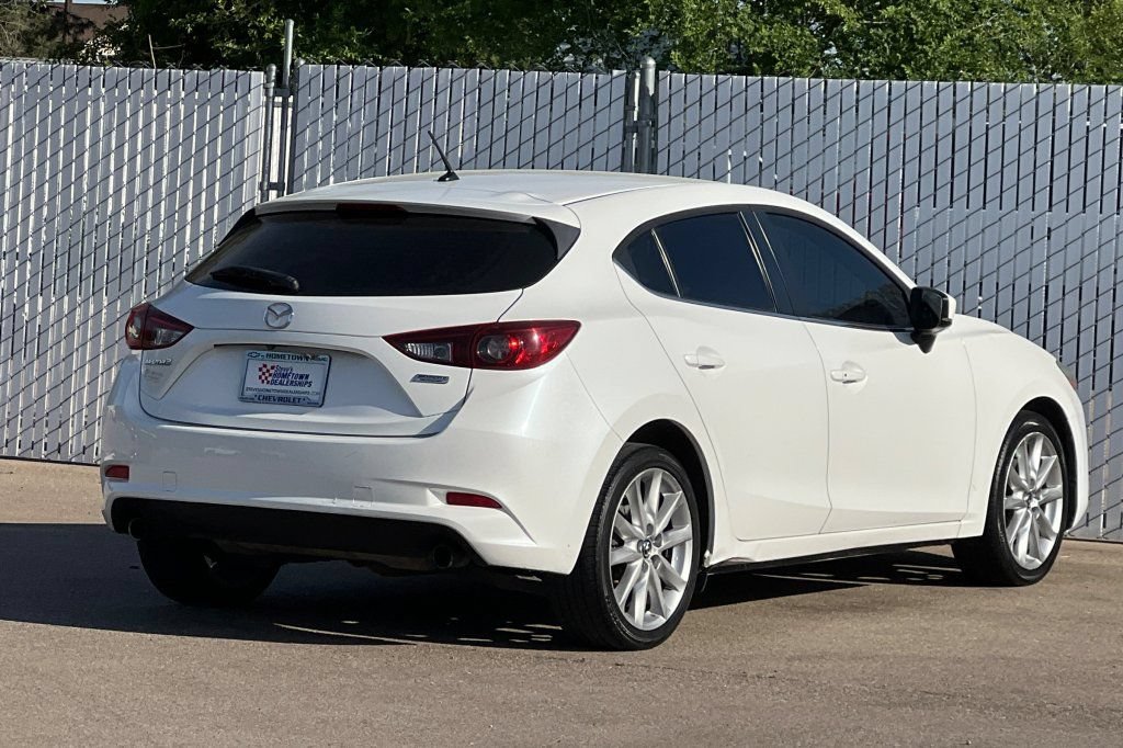 Used 2017 MAZDA MAZDA3 Touring FWD image 4
