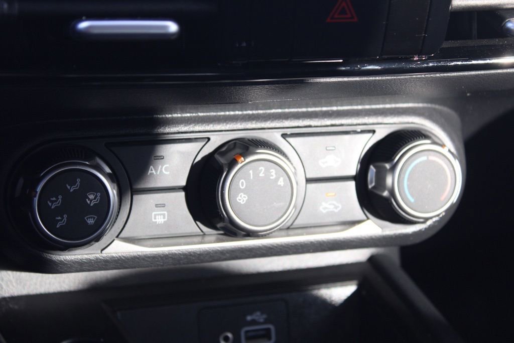 Used 2025 Nissan Kicks S image 34