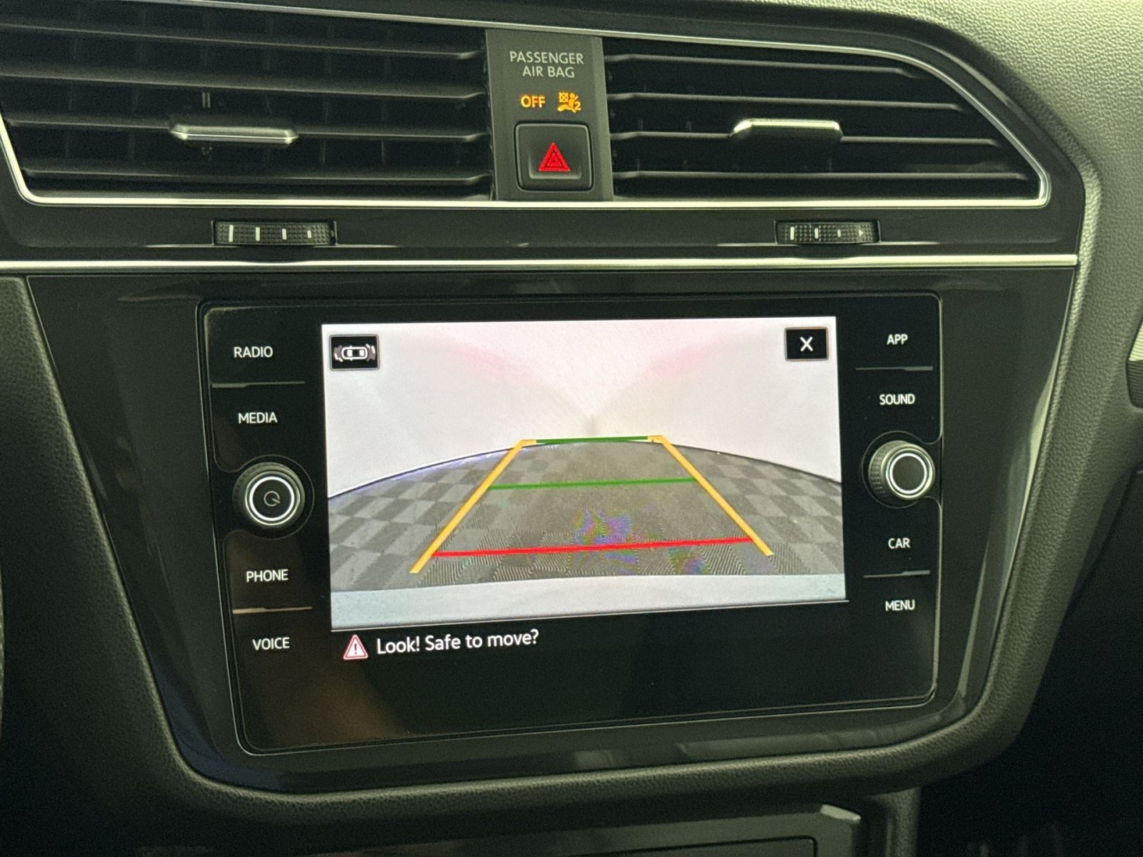 Used 2022 Volkswagen Tiguan SE R-Line AWD/4WD image 19