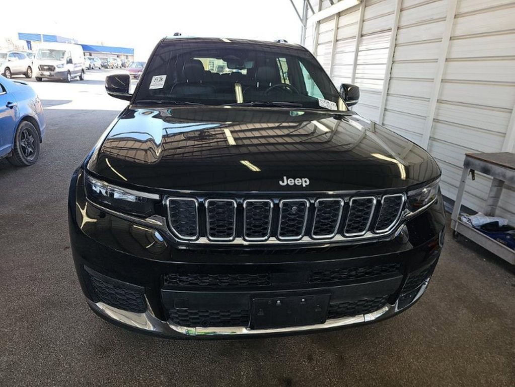 Used 2024 Jeep Grand Cherokee L Limited w/ Luxury Tech Group II image 3