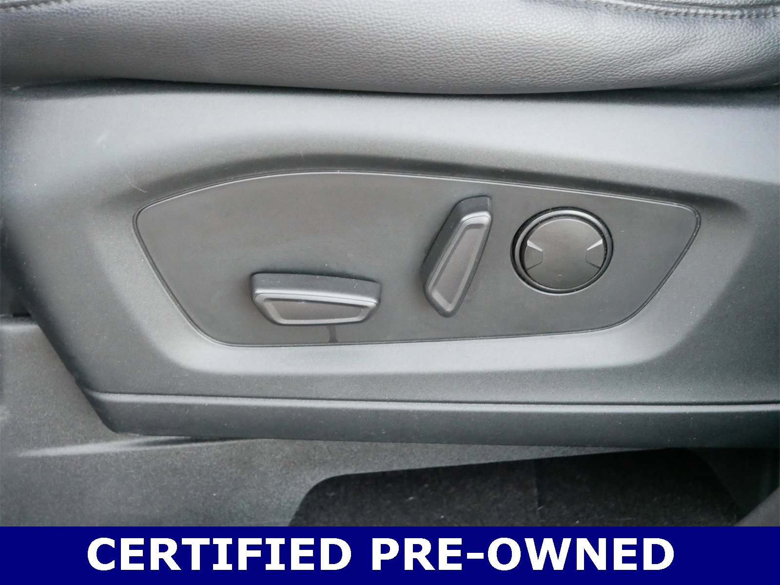 Certified 2020 Ford Explorer XLT w/ Equipment Group 202A image 13