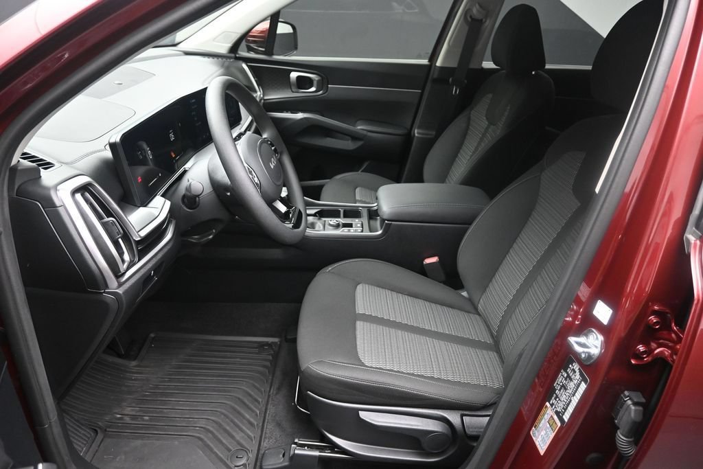 Used 2025 Kia Sorento LX FWD image 18