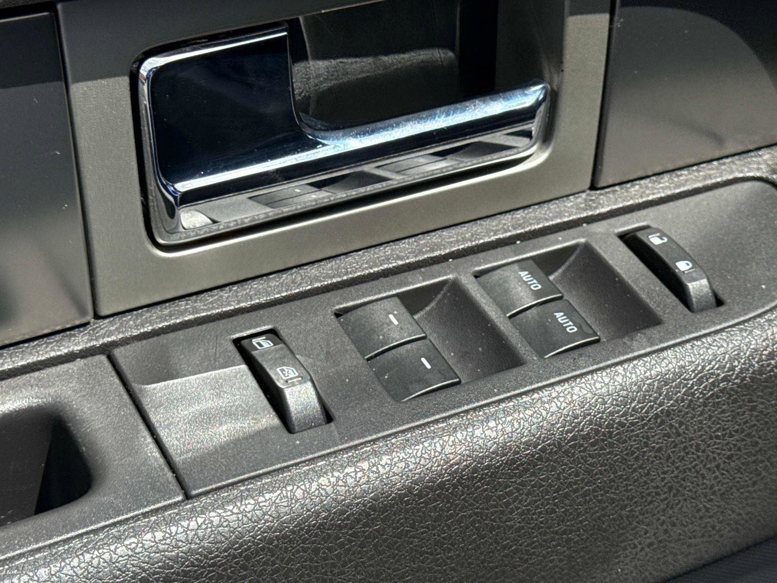 Used 2014 Ford F150 Raptor w/ Equipment Group 801A Luxury AWD/4WD image 17